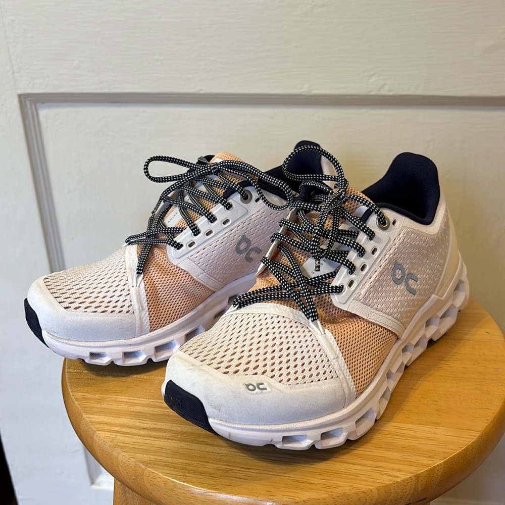 ON Cloudstratus Running shoes